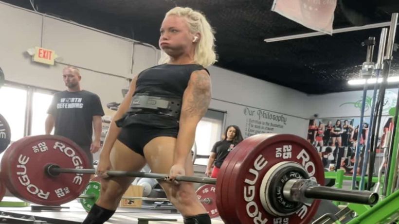 watch-heather-connor-(47kg)-deadlift-11-pounds-more-than-the-ipf-world-record-twice
